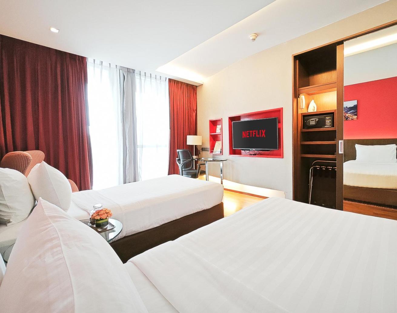 Galleria Sukhumvit 10 Bangkok By Compass Hospitality Екстер'єр фото