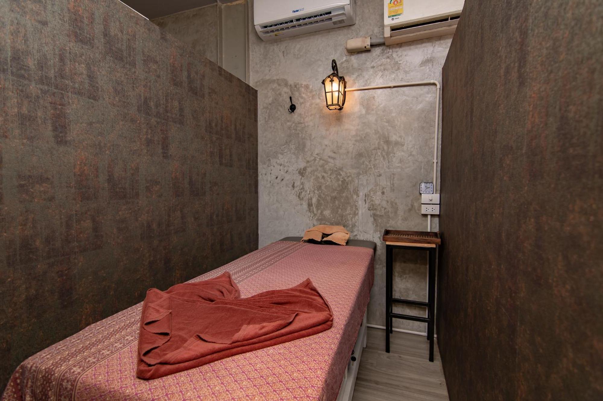 Galleria Sukhumvit 10 Bangkok By Compass Hospitality Екстер'єр фото
