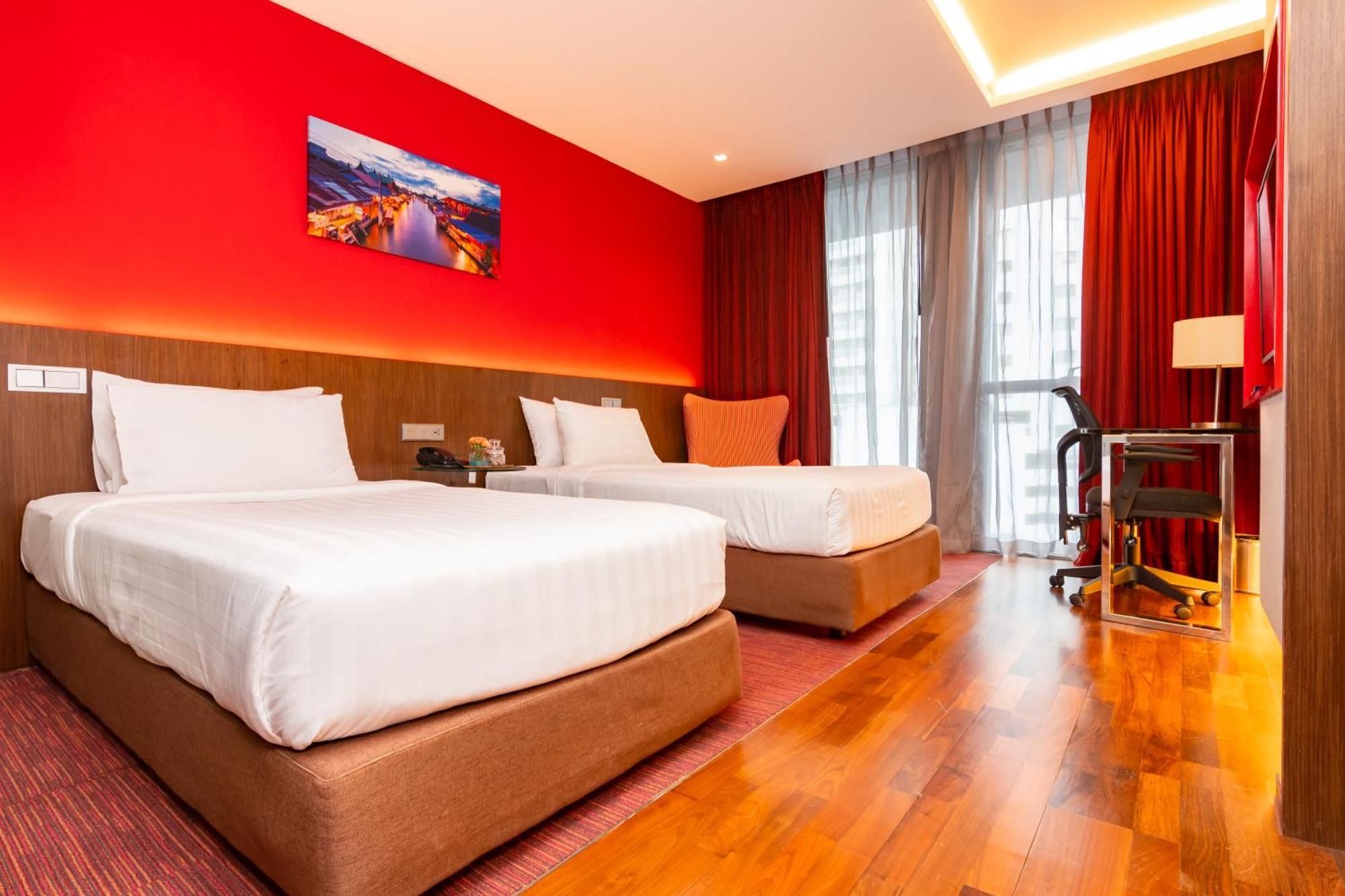 Galleria Sukhumvit 10 Bangkok By Compass Hospitality Екстер'єр фото